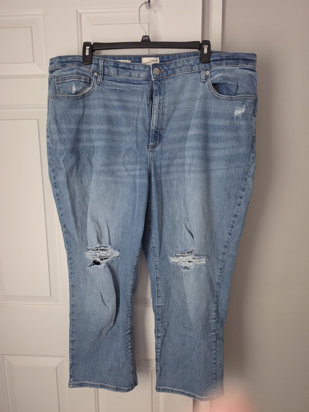 Universal Thread Light Wash High Rise 90s Slim Distressed Jeans EUC 24W